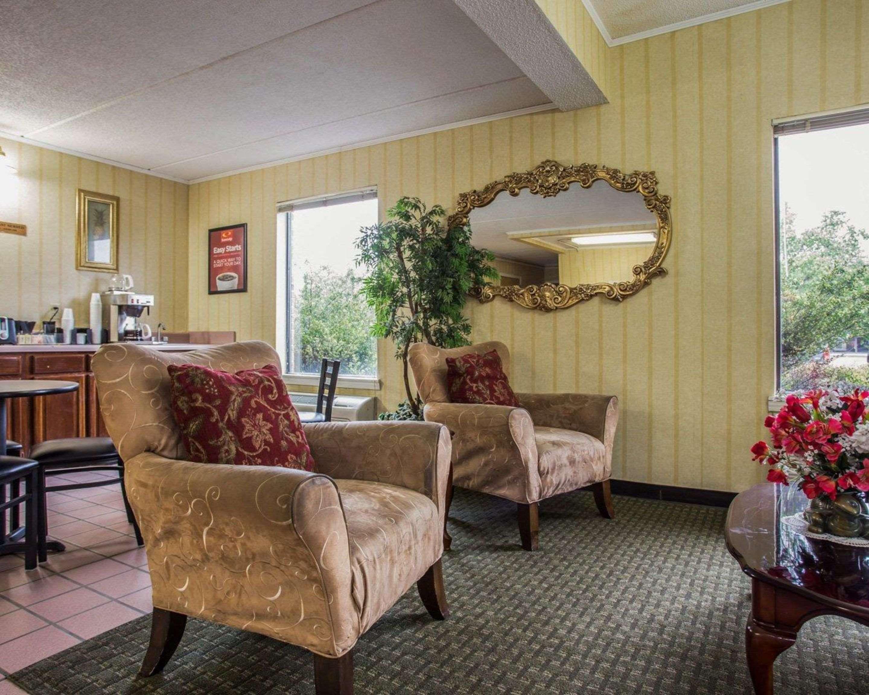 Econo Lodge Inn & Suites Lugoff Екстериор снимка